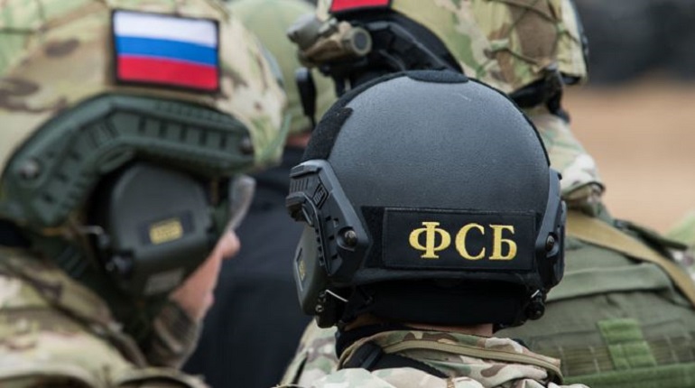 ФСБ раскрыла ячейку РДК* в Петербурге, собиравшуюся отравить продукты для военных