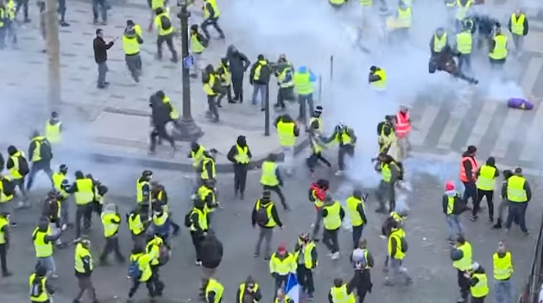 На протесты «желтых жилетов» вышли 69 тысяч французов