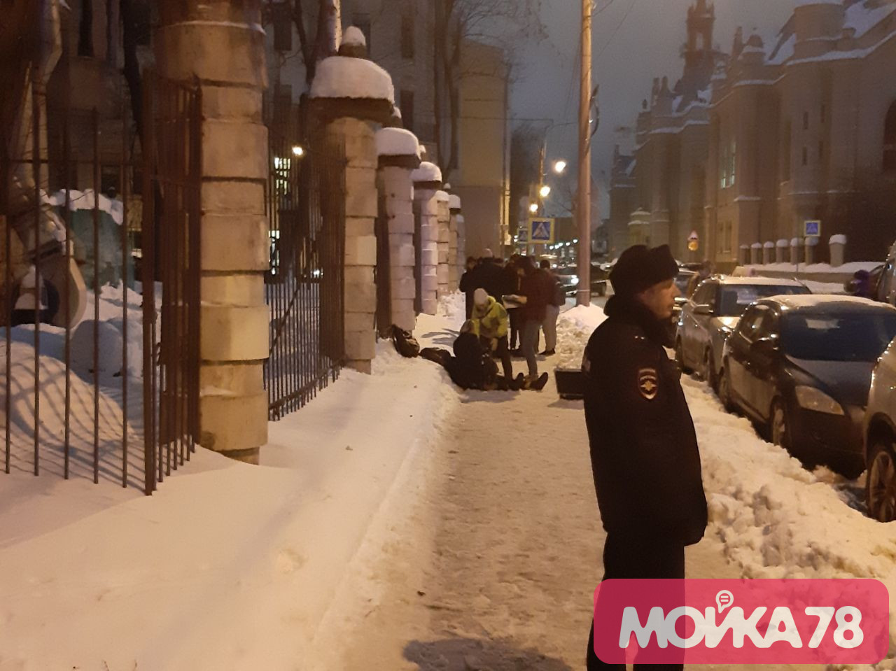 Наледи в Санкт-Петербурге кошмар. На город вечер упадет ледяной