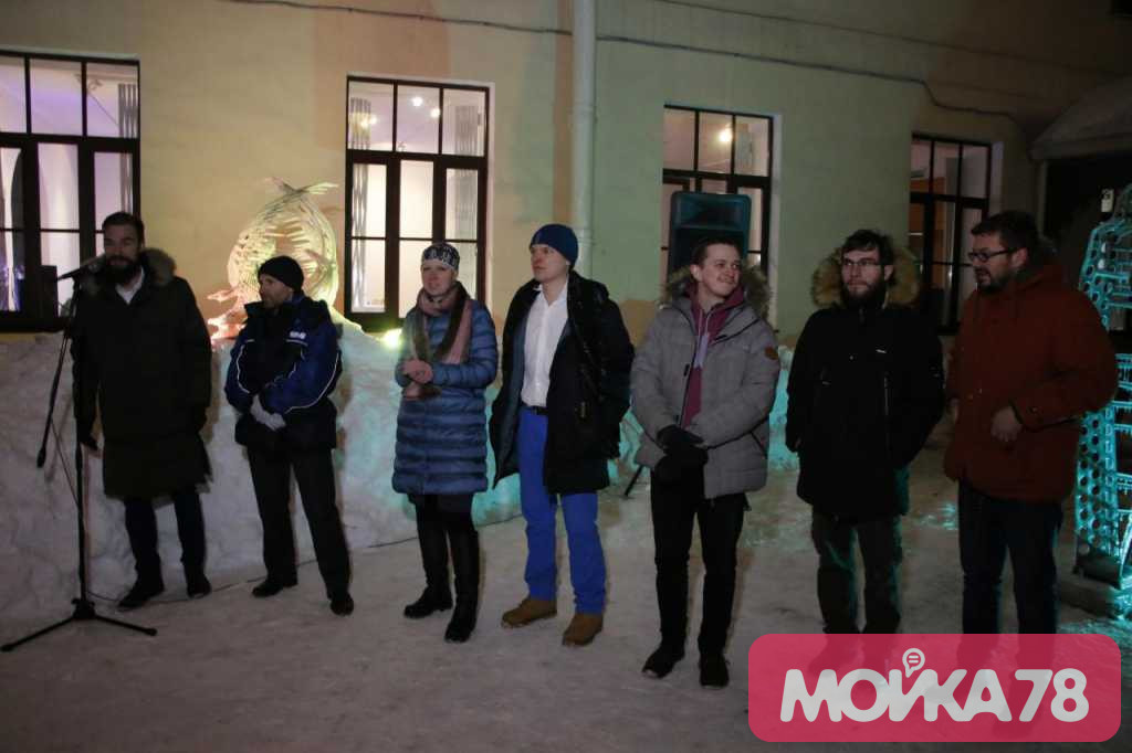 Выставка ледовых арт-объектов открылась в Петербурге