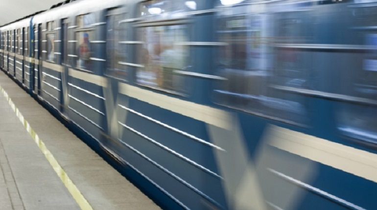 На синей линии метро Петербурга восстановили движение поездов