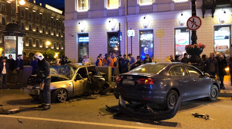 Губительный Невский: сколько ДТП произошло на главной магистрали Петербурга