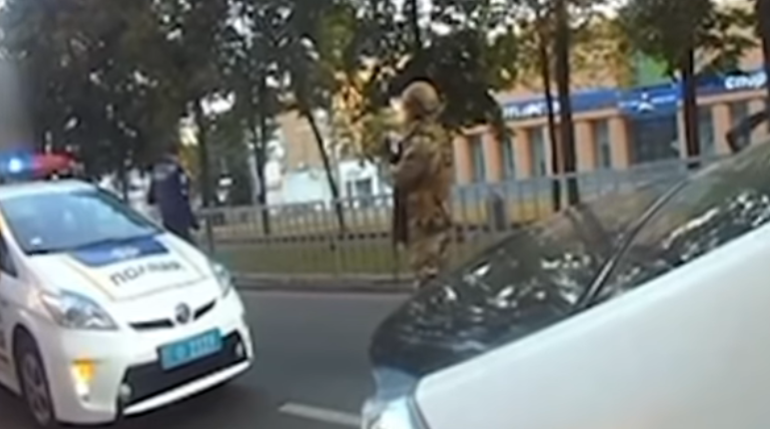 Зеленский потребовал уволить генерала полиции из-за видео в Интернете