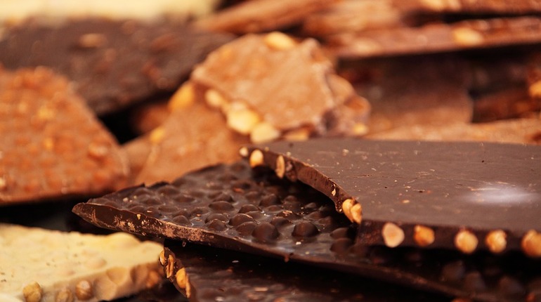 Учёные: шоколад один раз в неделю улучшает работу сердца