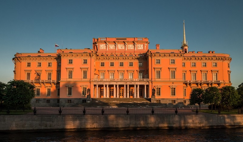 Михайловский (Инженерный) замок. Фото: https://wikiway.com/ Михайловский (Инженерный) замок. Фото: https://wikiway.com/