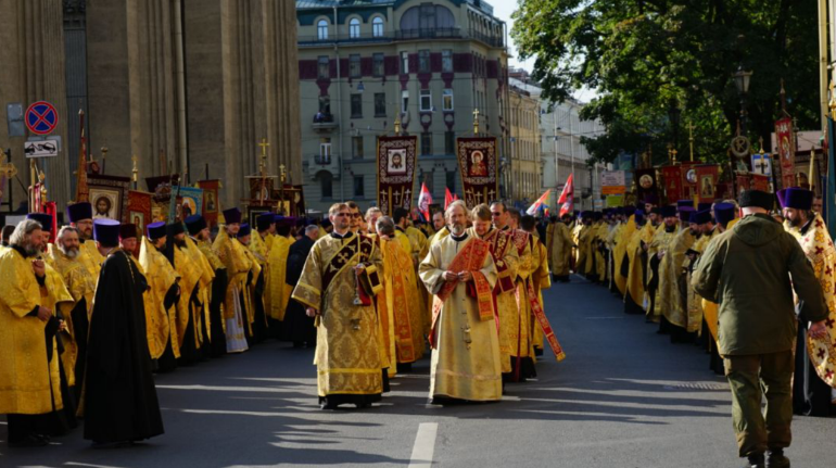 В Петербурге пройдет большой крестный ход к 300-летию перенесения мощей Александра Невского