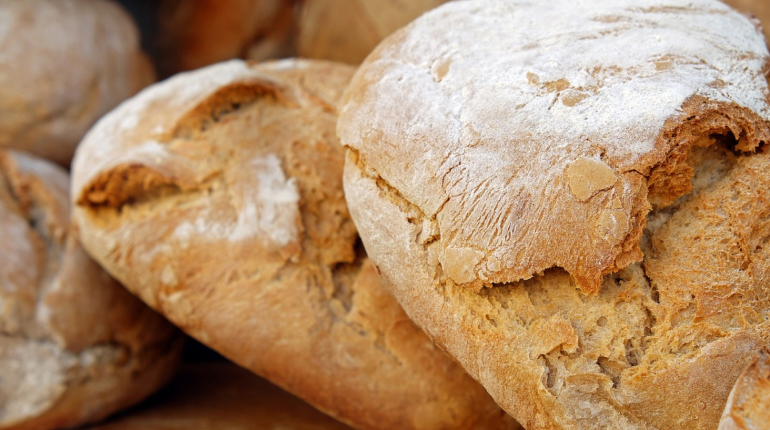 Роспотребнадзор рассказал, как спасти хлеб и кухню от плесени