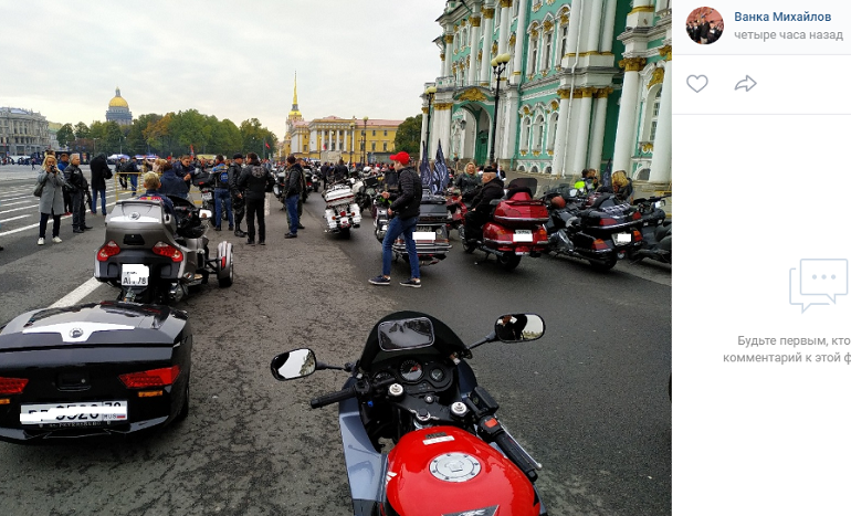 Сотни байкеров закрыли мотосезон на Дворцовой