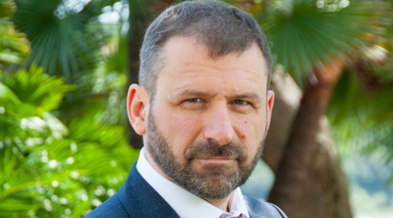 Рыбаков отметил, что в первый год ипотеки банк заберет большие средства. Фото: Википедия Российский миллиардер призвал отказаться от покупки жилья в ипотеку