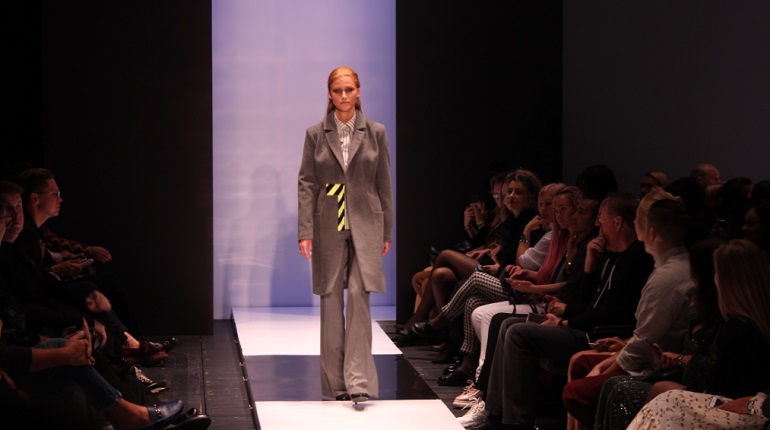 Дорожная разметка и свадебное платье: коллекции одного дня SPFW