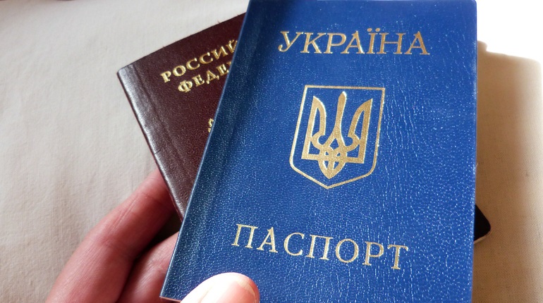 Украинский блогер предложил лишать украинского гражданства тех, кто получил паспорт России, или пойти по пути Прибалтики… Украинский блогер предложил лишать украинского гражданства тех, кто получил паспорт России, или пойти по пути Прибалтики…