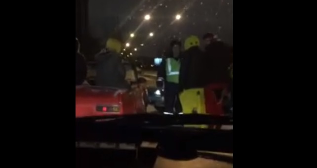 В Петербурге парни за рулем кабриолета удивили ГИБДД