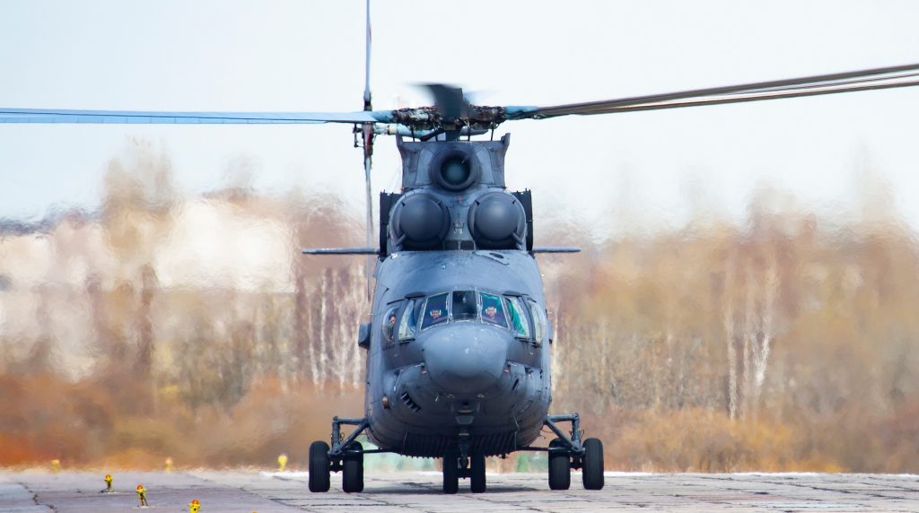 Вертолетчики ЗВО перевезут истребитель Су-24 в гатчинский госпиталь