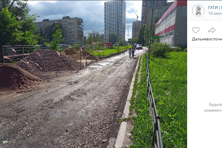 Владелец "Форда" на Поэтическом бульваре удивил инспекторов, проверявших парковк