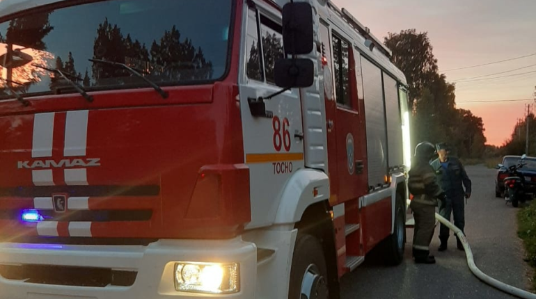 Спасатели ликвидировали пожар на Индустриальном проспекте