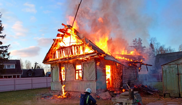 Сгорел частный дом (152 фото)