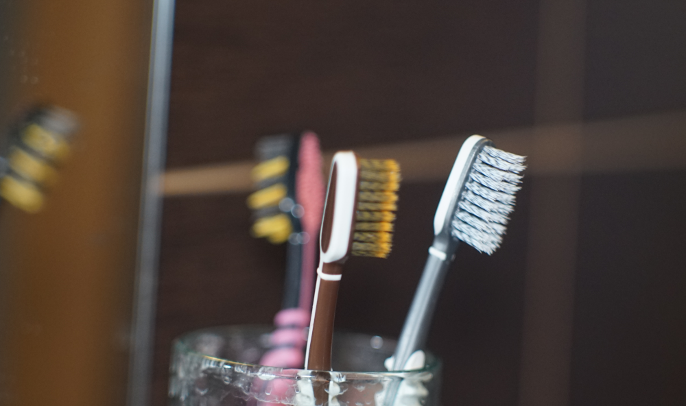 Пять простых способов отбелить зубы в домашних условиях