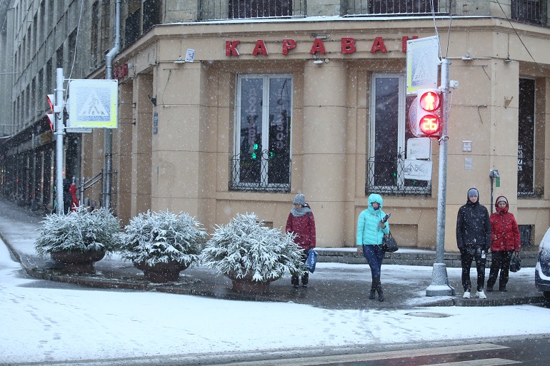 Петербург заносит снежная пурга: фоторепортаж Мойки78