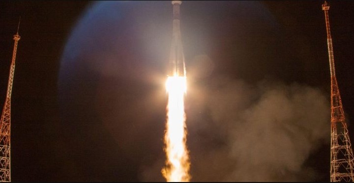 Роскосмос отправит 36 английских спутников OneWeb выше облаков