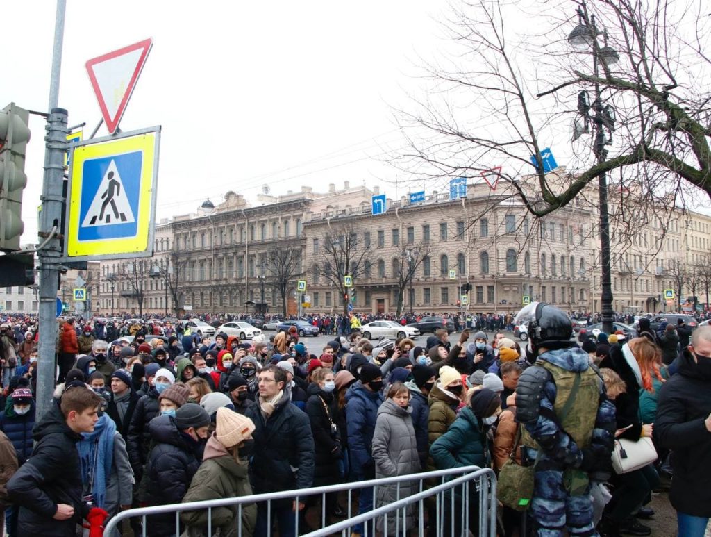 Митинг проспект. Митинг на Невском проспекте. Январь 2021 Питер митинги на Невском.