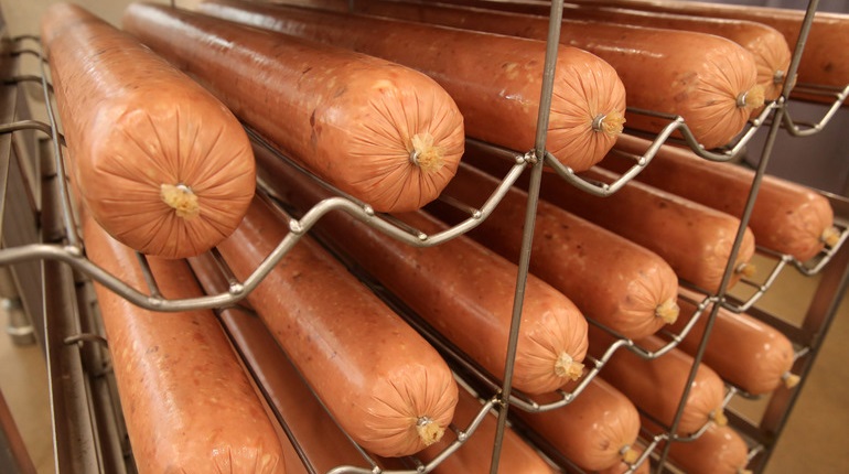 Иммунолог рассказал о рисках злоупотребления сосисками и колбасами