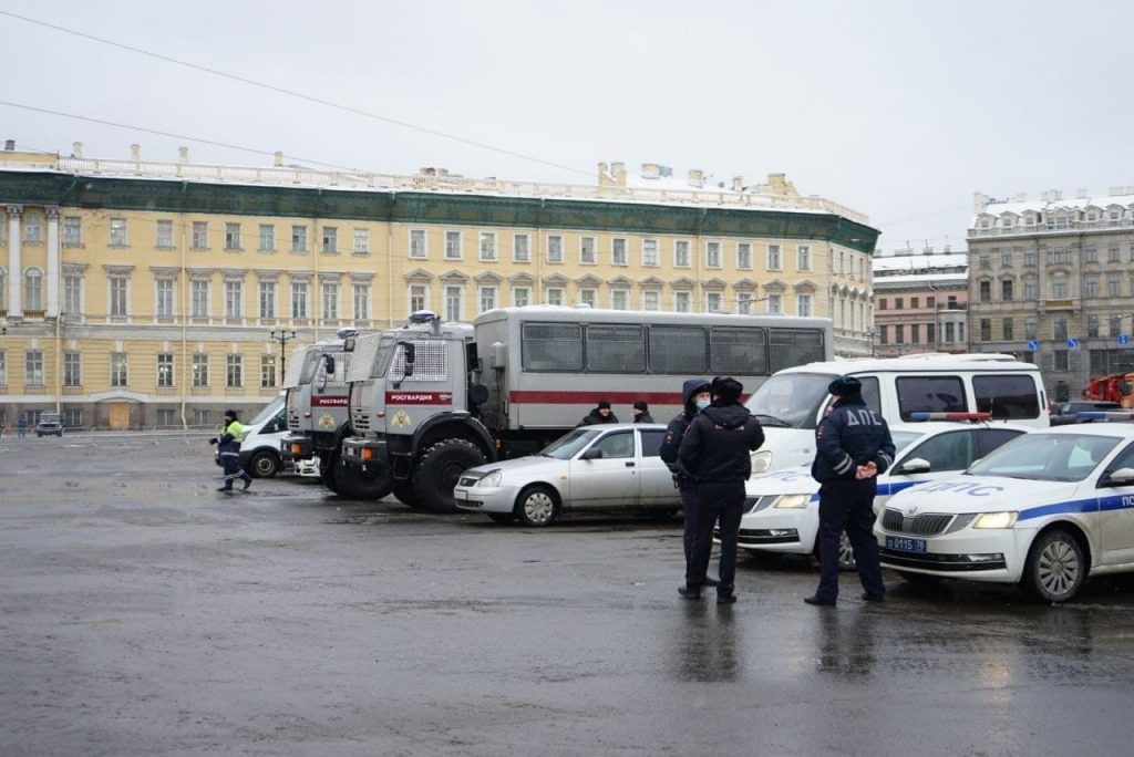 Силовики блокировали. В Петербурге взорвалась машина 02.02.2023. Прощание с навальным в петербурге