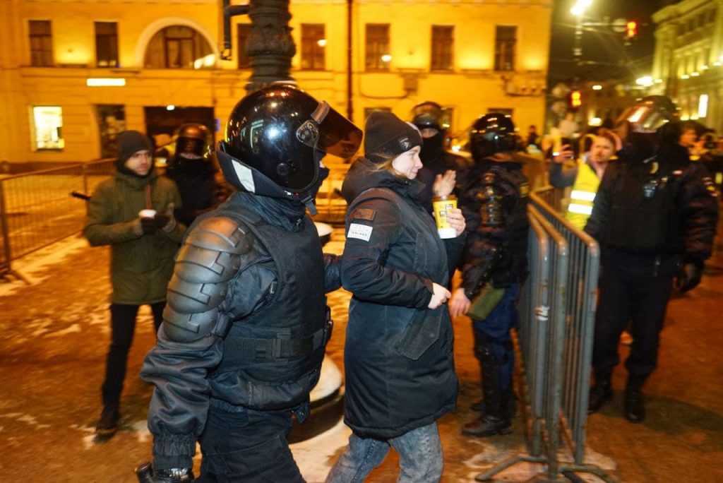 В Петербурге с начала протестных акций оштрафовали почти 500 человек, арестовали почти 250