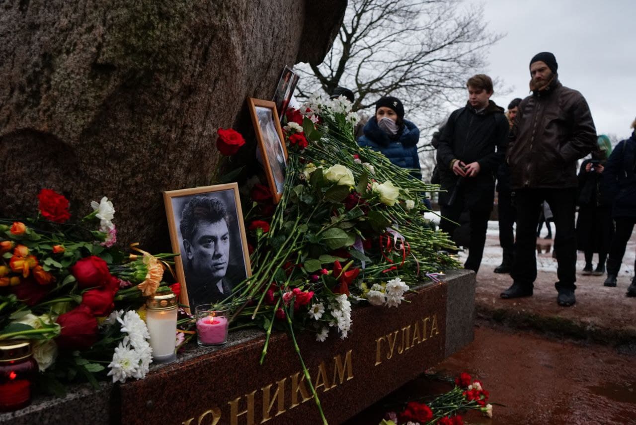Могила Бориса Немцова 2022