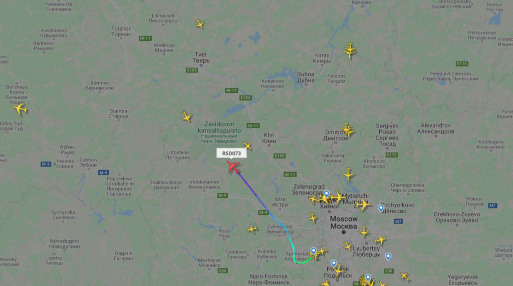 7 самолетов вылетело из москвы. Борт Путина на flightradar24. Самолет президента России на flightradar24. Самолет Путина во Внуково. Флайтрадар самолет Путина.