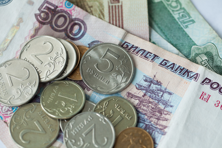 Петербуржцы, чья пенсия меньше прожиточного минимума, будут получать доплаты