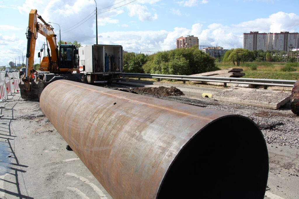 После прорыва на Белградской улице заменили более восьми метров трубопровода