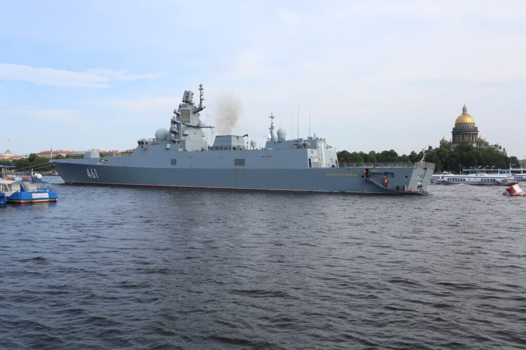 Корабли Каспийского флота примут участие в параде ко Дню ВМФ в Петербурге