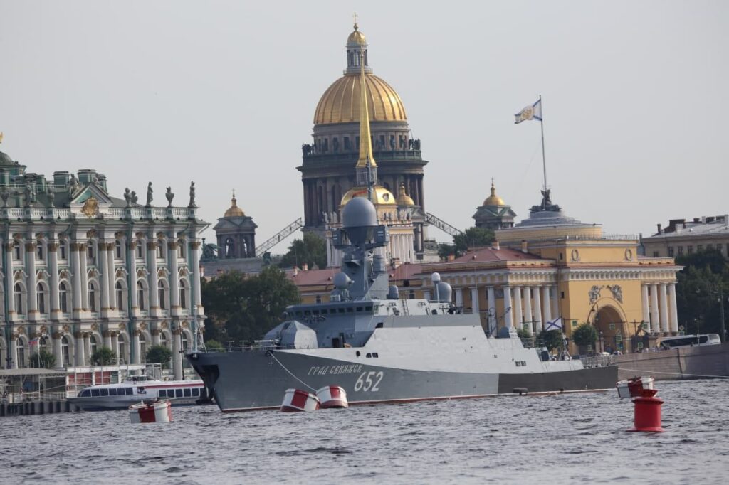 В День ВМФ в Петербурге ожидается до +23 градусов