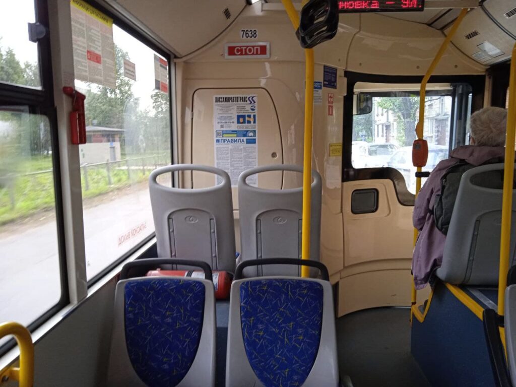 В Петербурге 24 июня усилили автобусный маршрут № 142