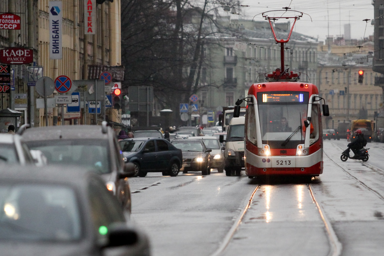 Транспорт Петербурга начали готовить к зиме