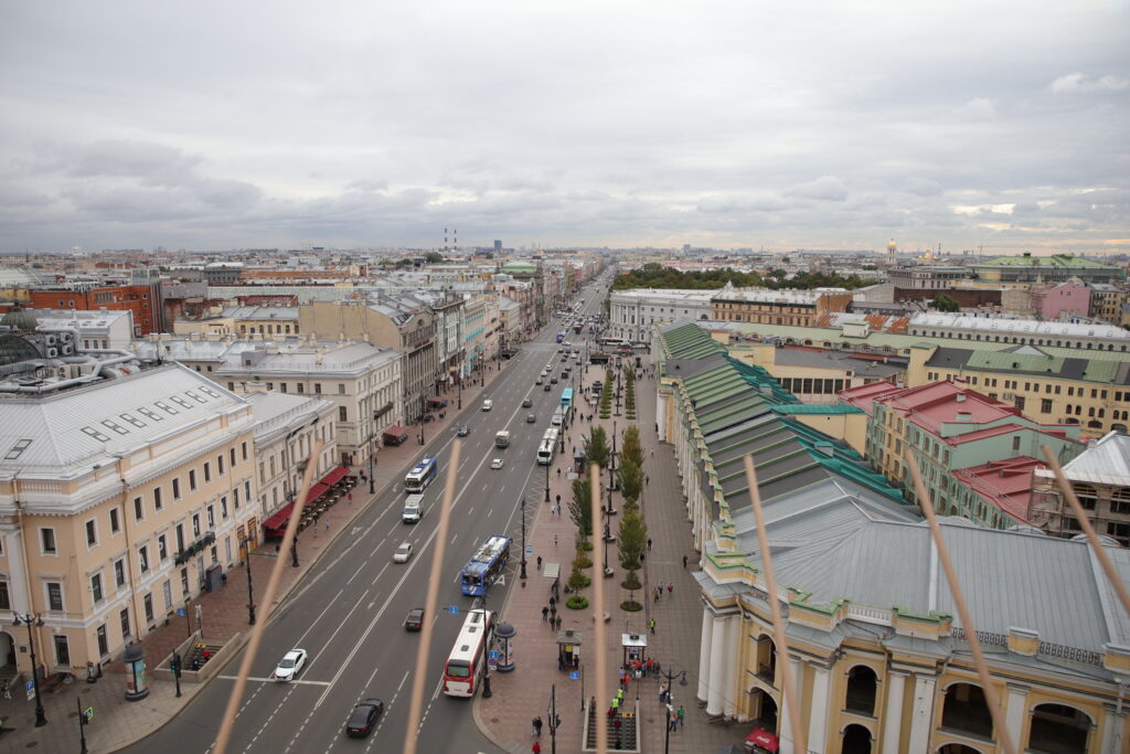 Обессиленный антициклон продолжит морозить Петербург на выходных