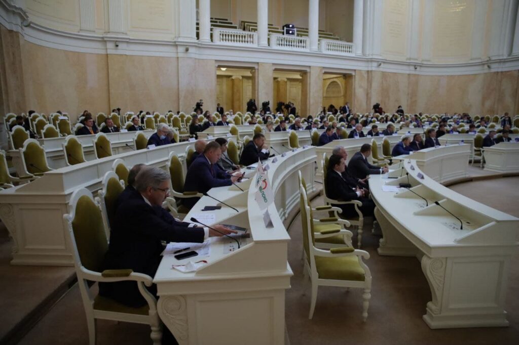 В Заксобрании Петербурга предлагают создать новые комиссии и Молодежный парламент