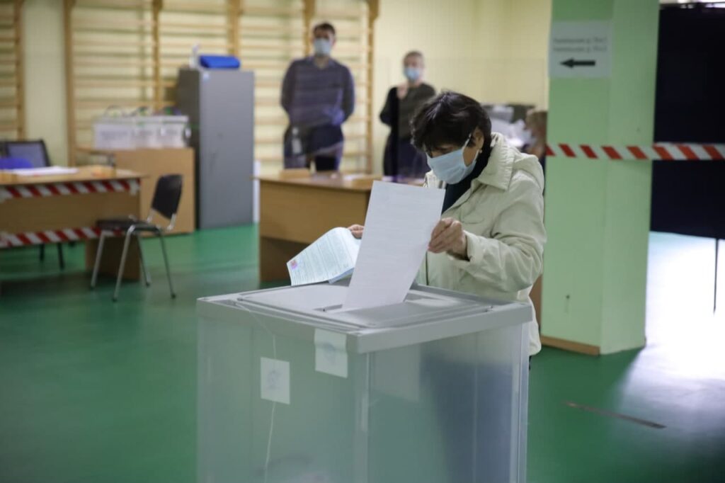 Выборы пройдут 3 дня. Явка на выборы в госдуму. нарушения на выборах. вбросы на выборах спб. вбросы на выборах фото.