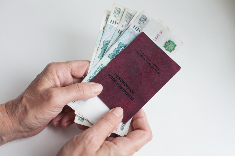 Пенсионеры России получат по 6 тысяч до конца января