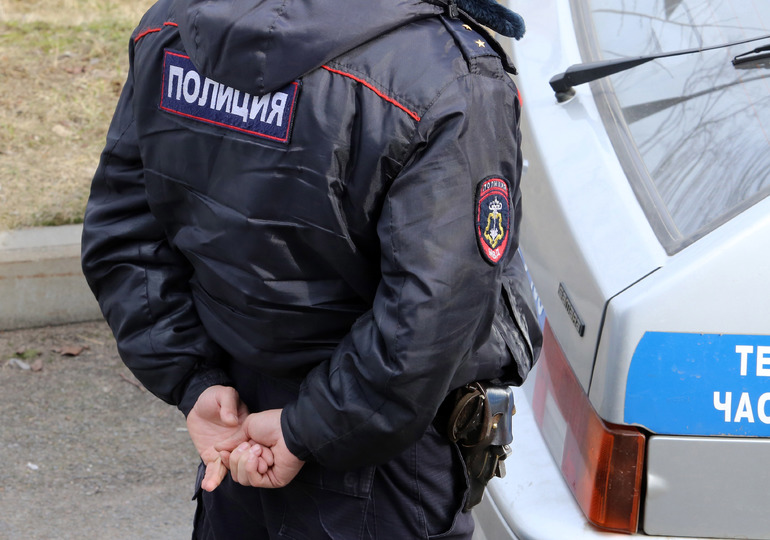 В Петербурге участнику несогласованной акции продлили задержание по делу о нападении на полицейского
