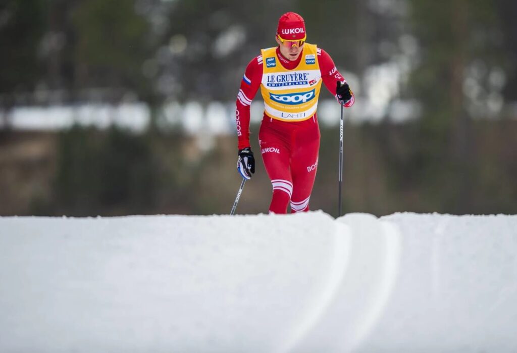 Российский лыжник Большунов завоевал серебро на этапе &#171;Тур де Ски&#187;