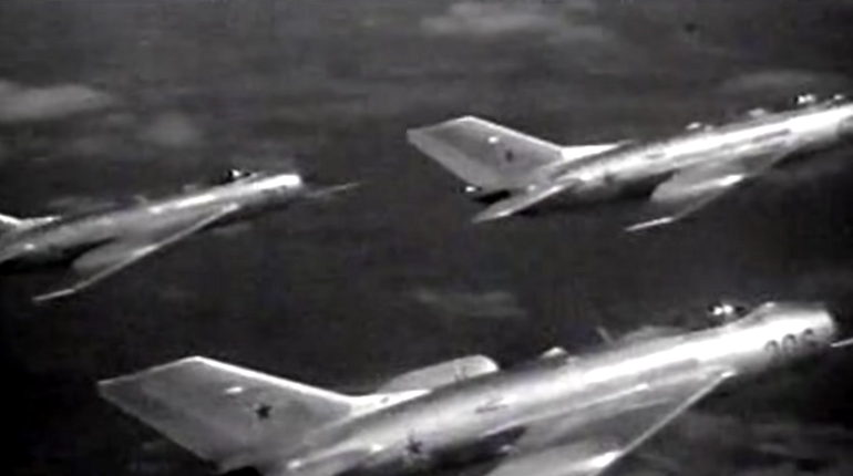 Летчиков из США удивил юмор советских пилотов МиГ во время перехвата