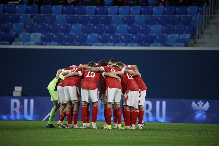Сборную России по футболу отстранили от участия в Лиге наций