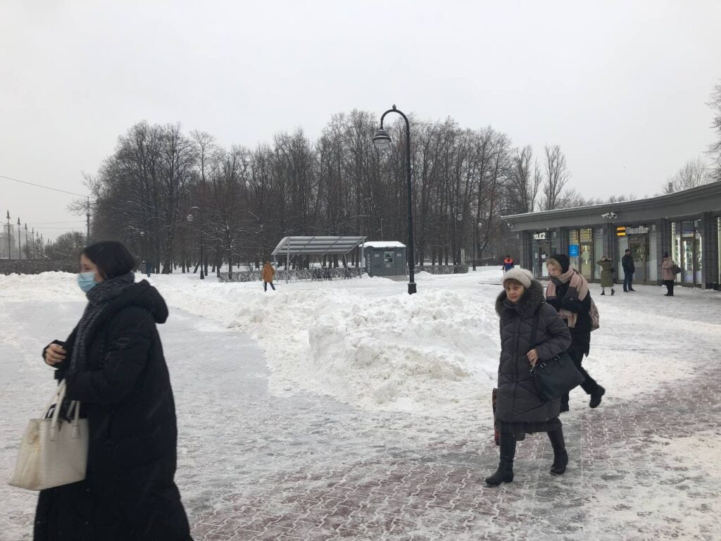&#171;Снегодождь&#187; и плюсовая температура: что 16 декабря ожидает петербуржцев на улицах города