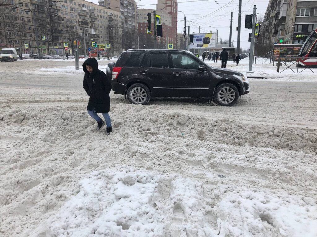 Снег в питере сегодня фото