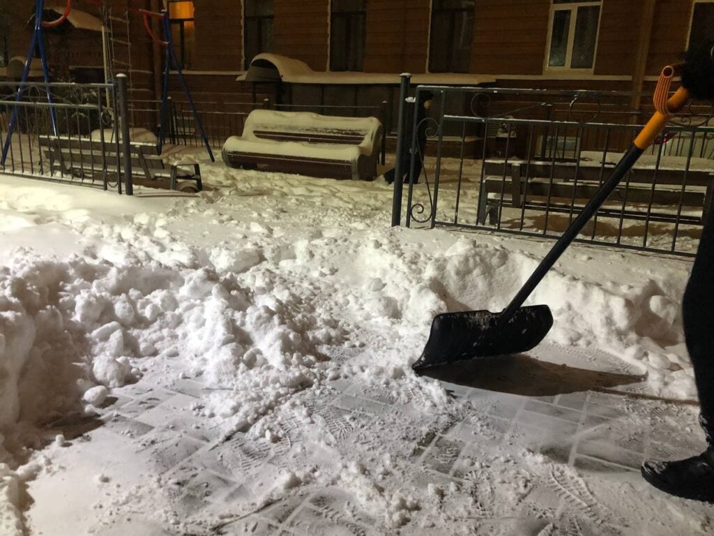 SuperJob присоединился к критикам уборки снега в Петербурге при Беглове
