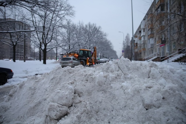Более 170 административных дел возбудили в Петербурге из-за неубранного снега