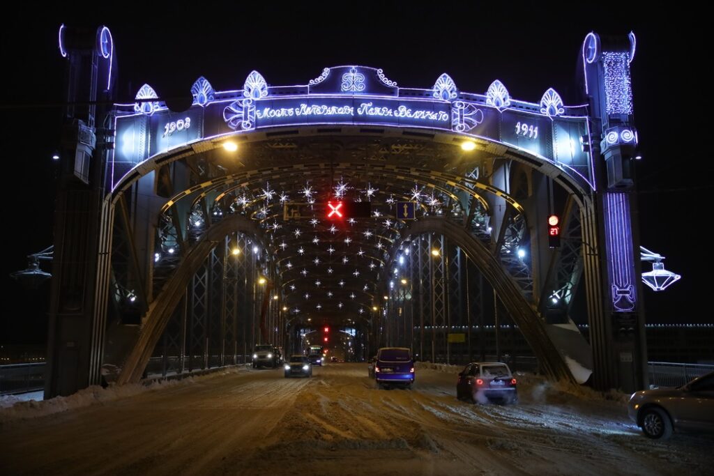 В ночь на 14 декабря в Петербурге последний раз в 2021 году разведут мосты