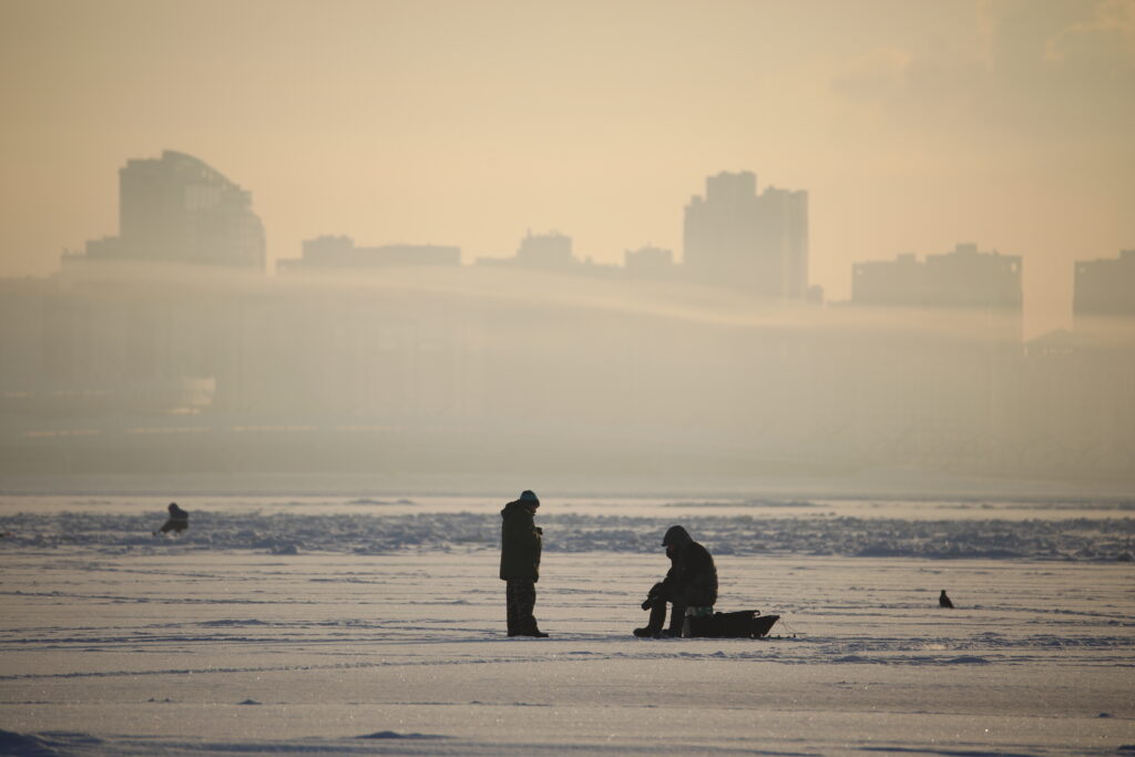 Большой улов обернулся для двух рыбаков в Петербурге условным сроком и потерей штанов