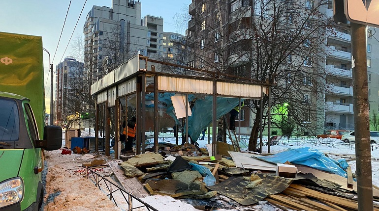 Пять незаконных торговых павильонов демонтировали в Выборгском, Приморском и Курортном районах